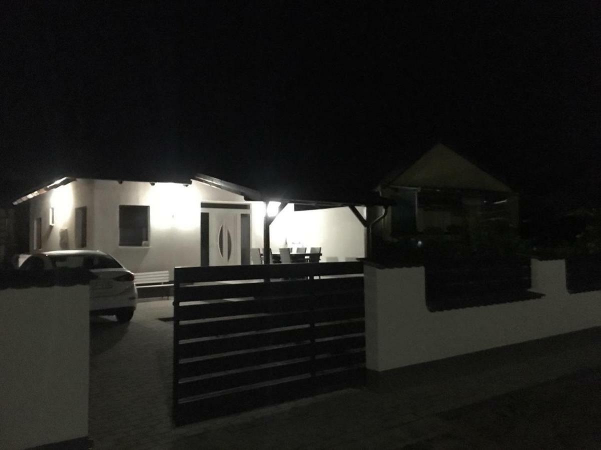 Tisza Dream Apartman Tiszakécske Екстериор снимка